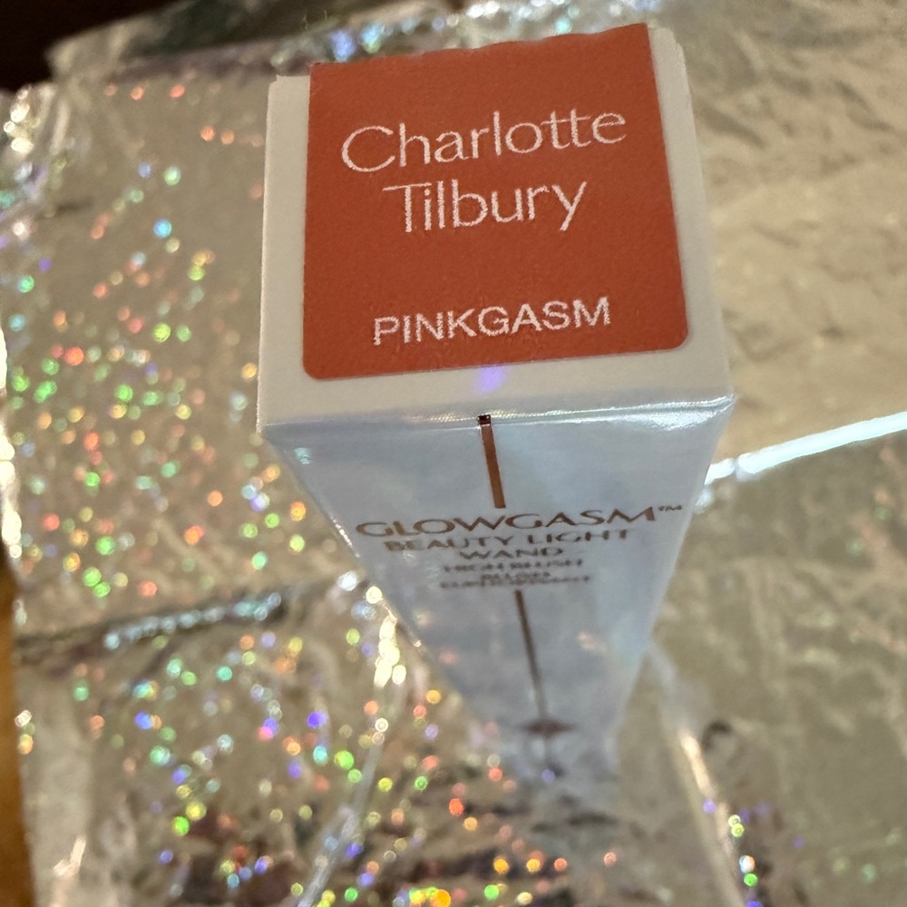 New Charlotte Tilbury Glowgasm Beauty Light Wand in Pinkgasm